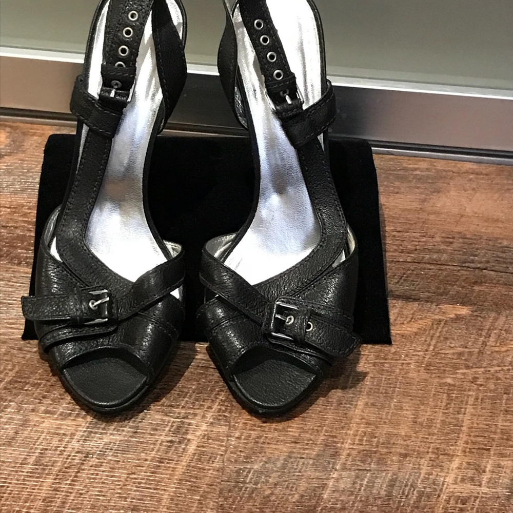IRAMO black buckled heels